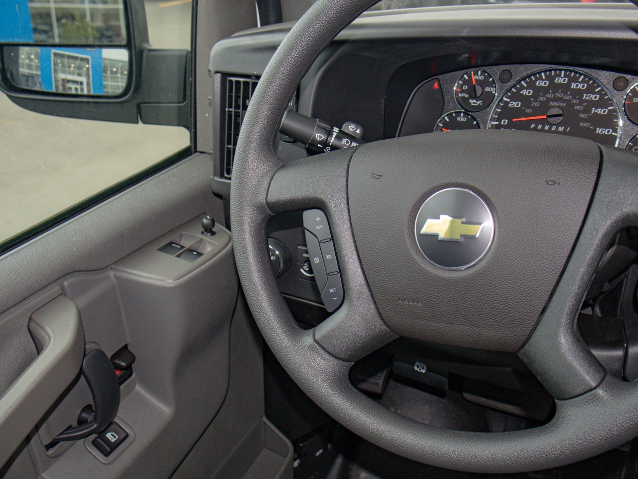 2025 Chevrolet Express Cargo Van RWD 3500 155 White Sherwood Park - photo #21