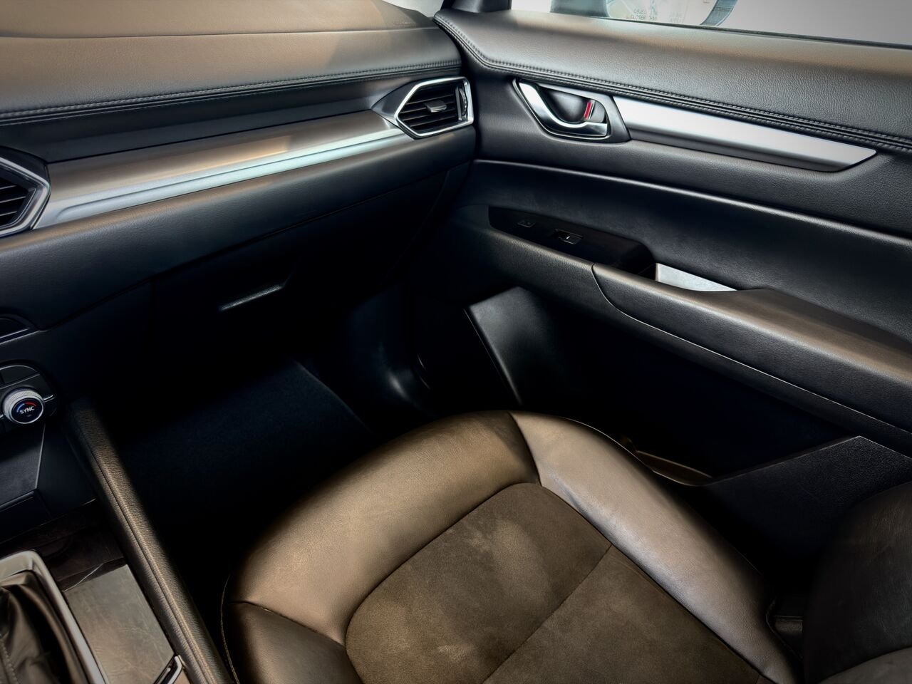 2022 Mazda CX-5 Grey Notre-Dame-des-Prairies - photo #19