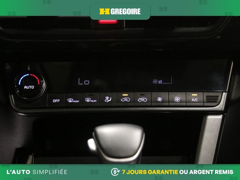 Toyota Corolla 822605 | CVT AUTO AC GR ELECT MAGS CAM RECUL BLEUTOOTH 2022 Noir Laval - photo #23