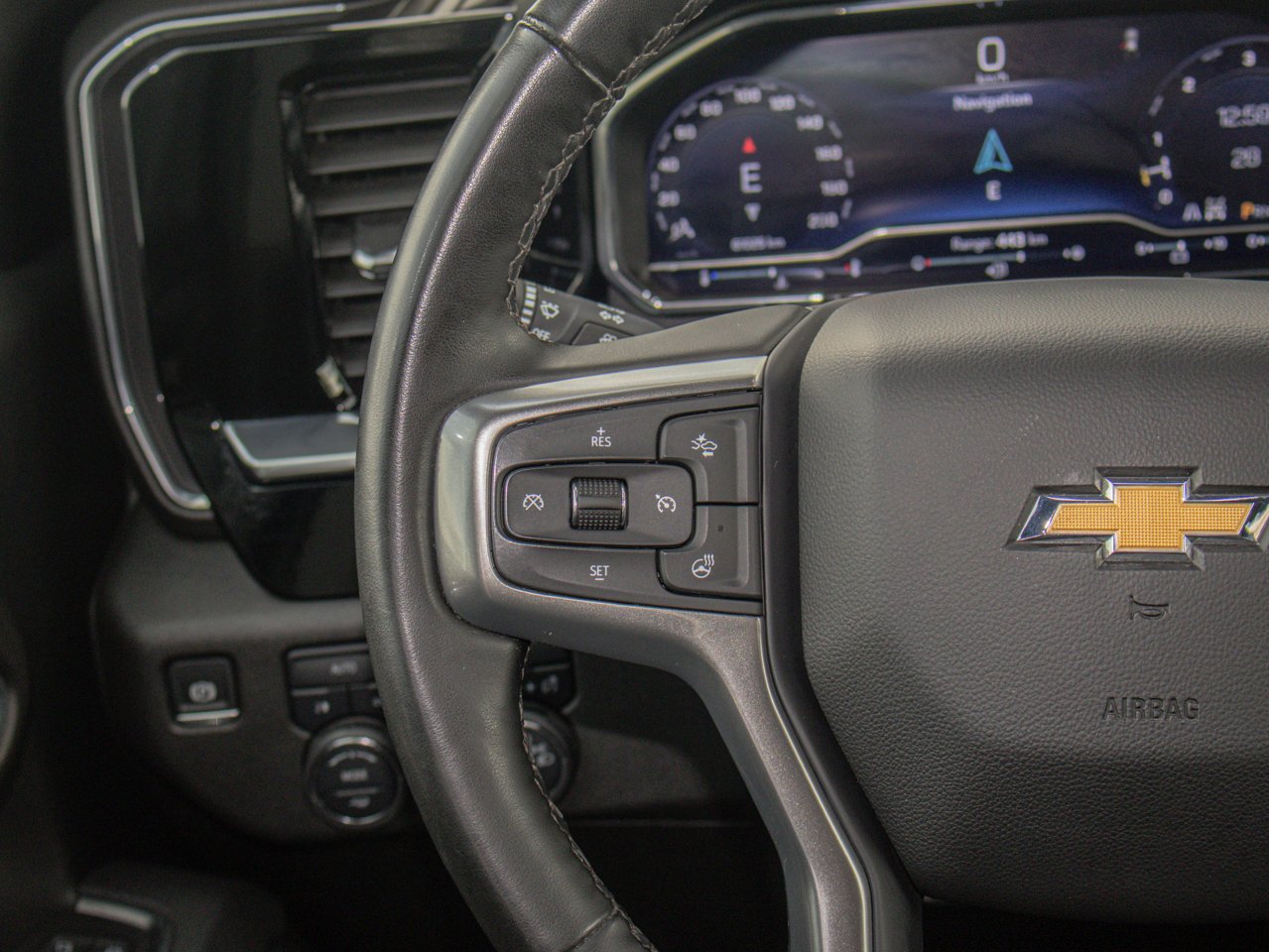 2025 Chevrolet Silverado 1500 4WD Crew Cab 147 LT White Sherwood Park - photo #20