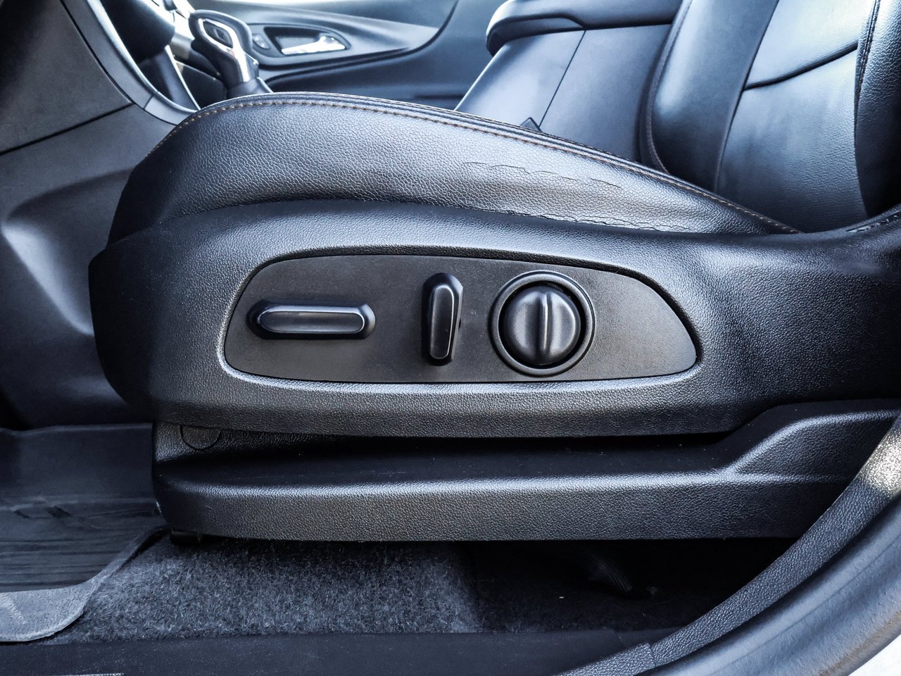 2024 Chevrolet Equinox AWD 4dr RS Grey Sherwood Park - photo #16