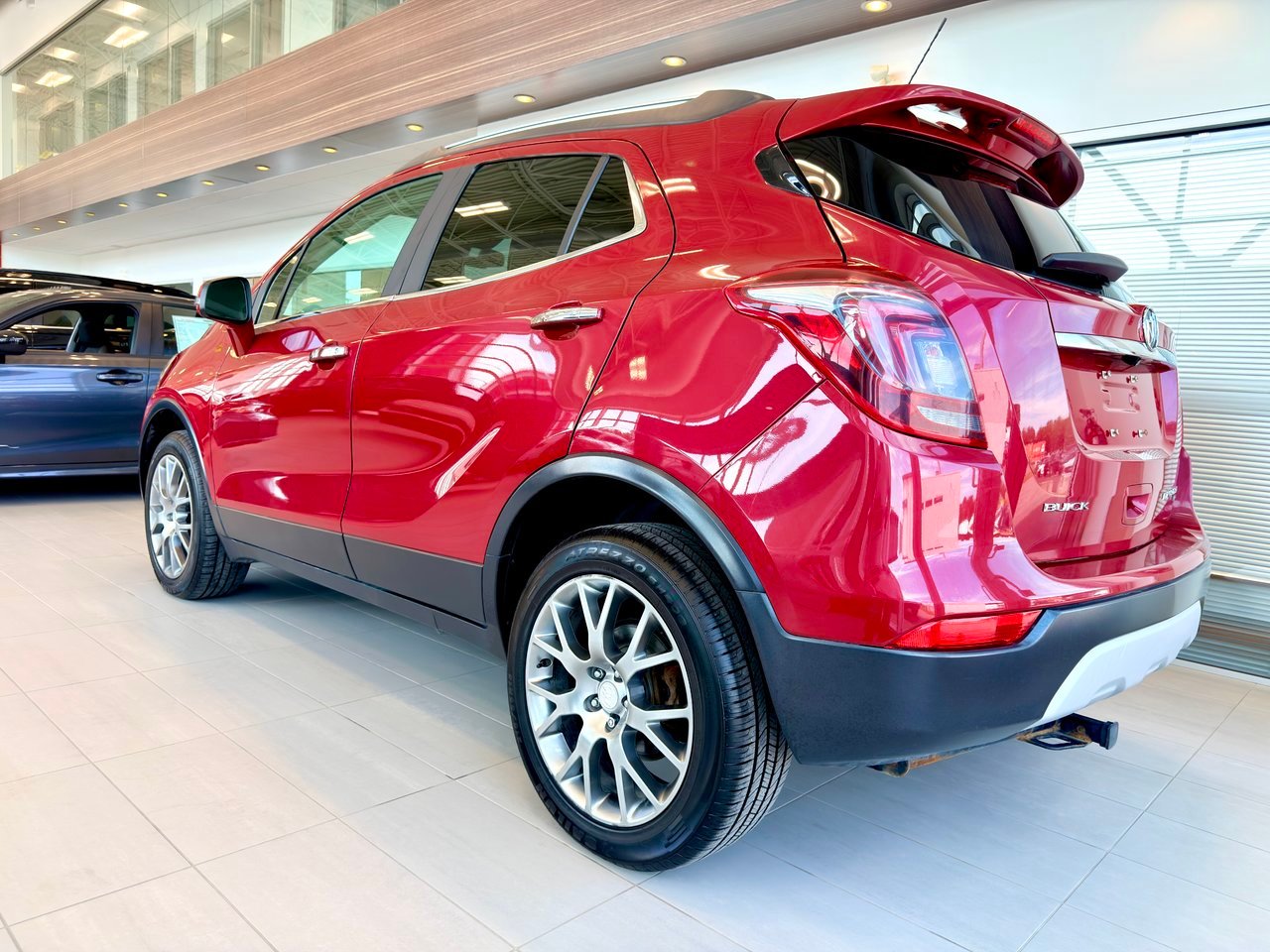 Buick Encore 2017 Rouge Notre-Dame-des-Prairies - photo #8