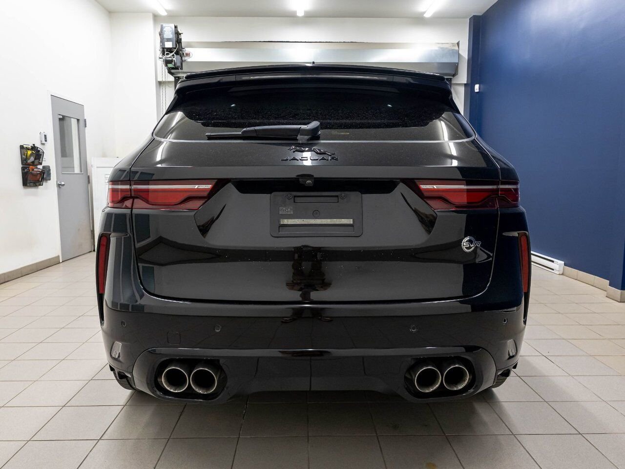 2025 Jaguar F-PACE P575 SVR EDITION AWD V8 *TOIT* NAV SIÈGES VENTIL Black Saint-Jérôme - photo #7