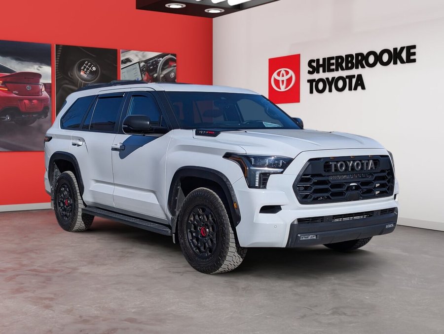 Toyota Sequoia LIMITED HYBRIDE/AWD/TOIT OUVRANT/SIÈGES CHAUFFANTS ET VENTILÉS/VOLANT CHAUFFANT/AC BIZONE 2026 Blanc