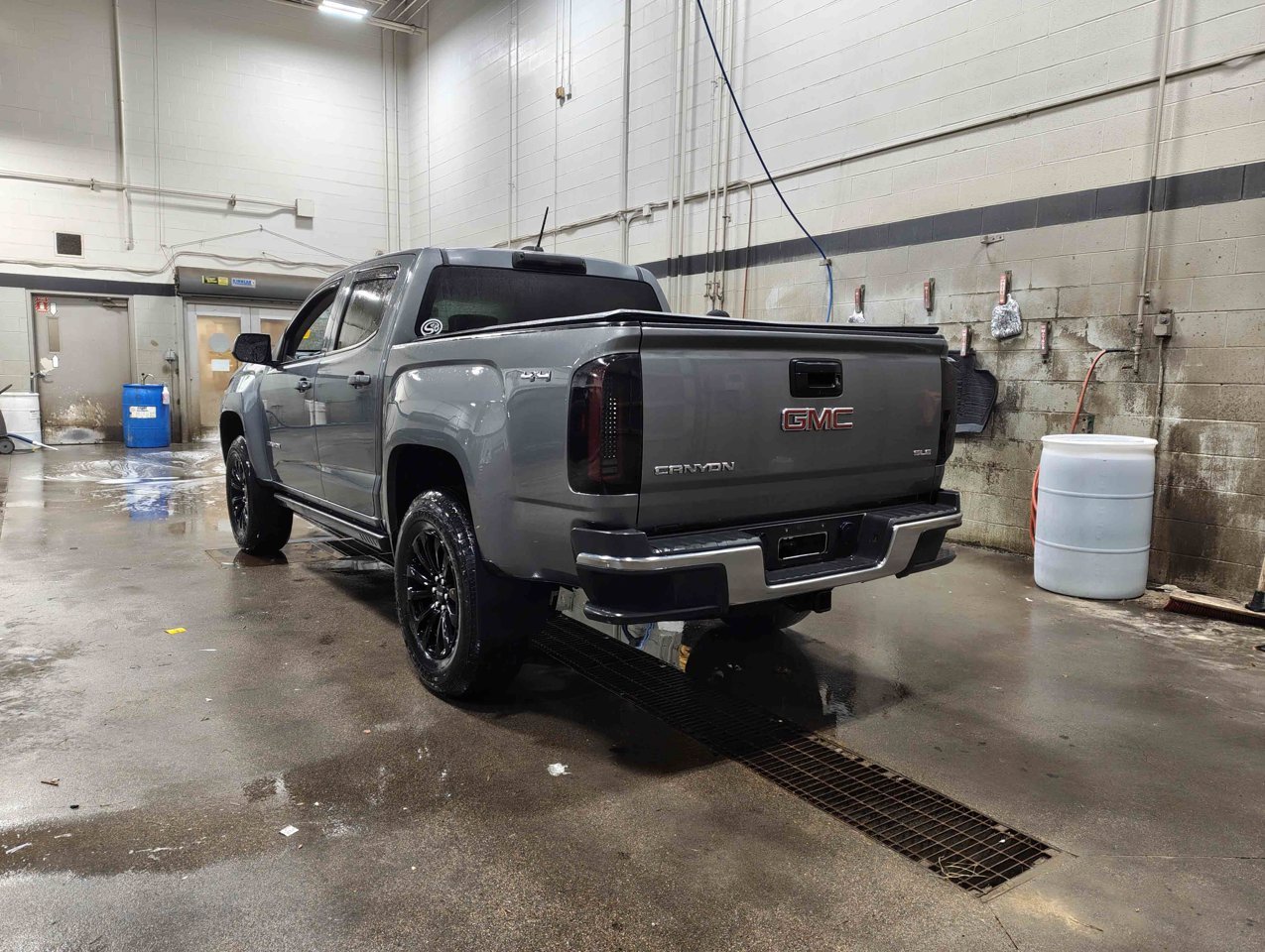 2018 GMC Canyon 4WD Crew Cab 128.3 SLE Grey Sherwood Park - photo #4