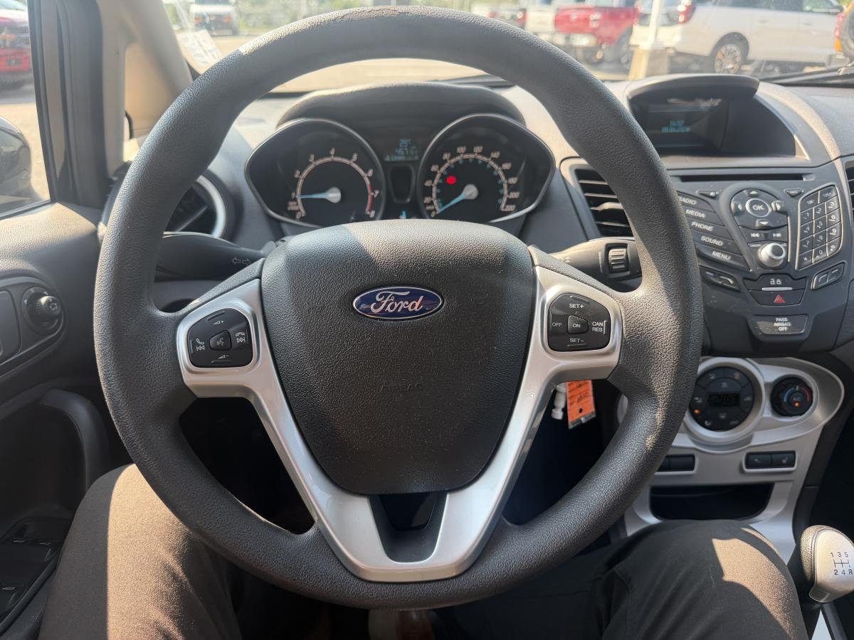 2017 Ford Fiesta Black  - photo #8