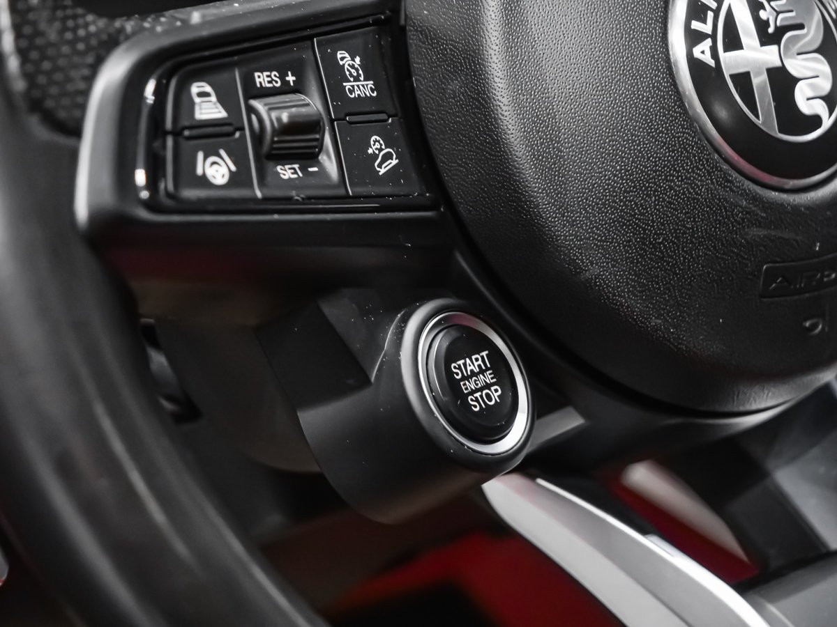 2020 Alfa Romeo Stelvio TI SPORT ASSIST CONDUITE HARMAN KARDON ROUES 20po White Montreal - photo #8