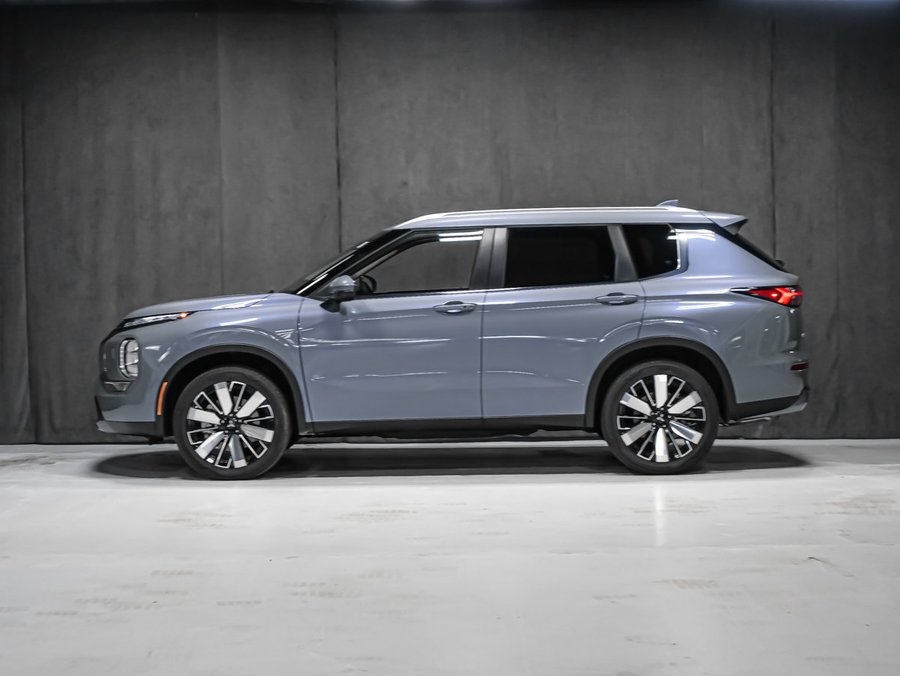 2026 Mitsubishi Outlander SEL Moonstone Grey