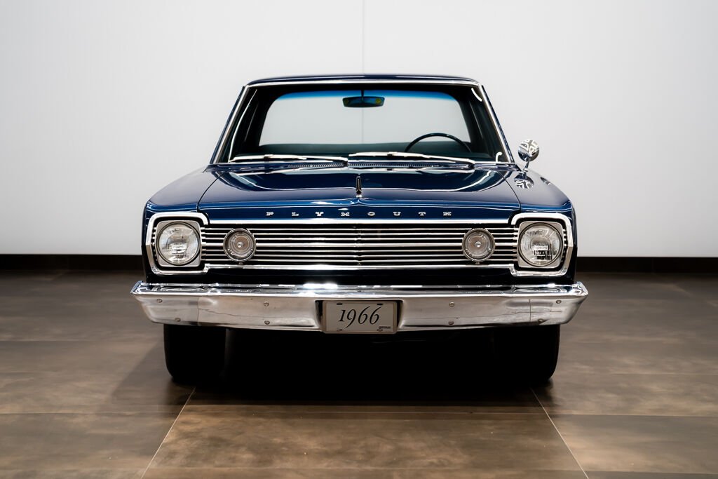 Plymouth Belvedere **PRIX EN USD** 1966 Bleu Montréal - photo #1