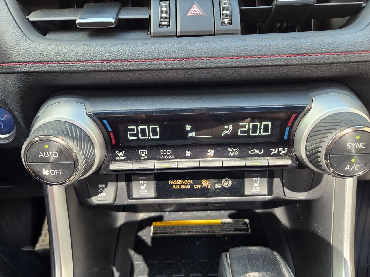 Toyota RAV4 PRIME 2021 Blanc Mont-Laurier - photo #19