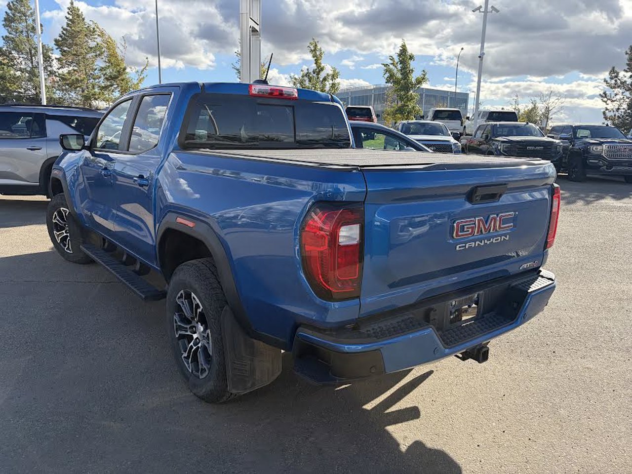 2024 GMC Canyon 4WD Crew Cab AT4 Blue Sherwood Park - photo #2