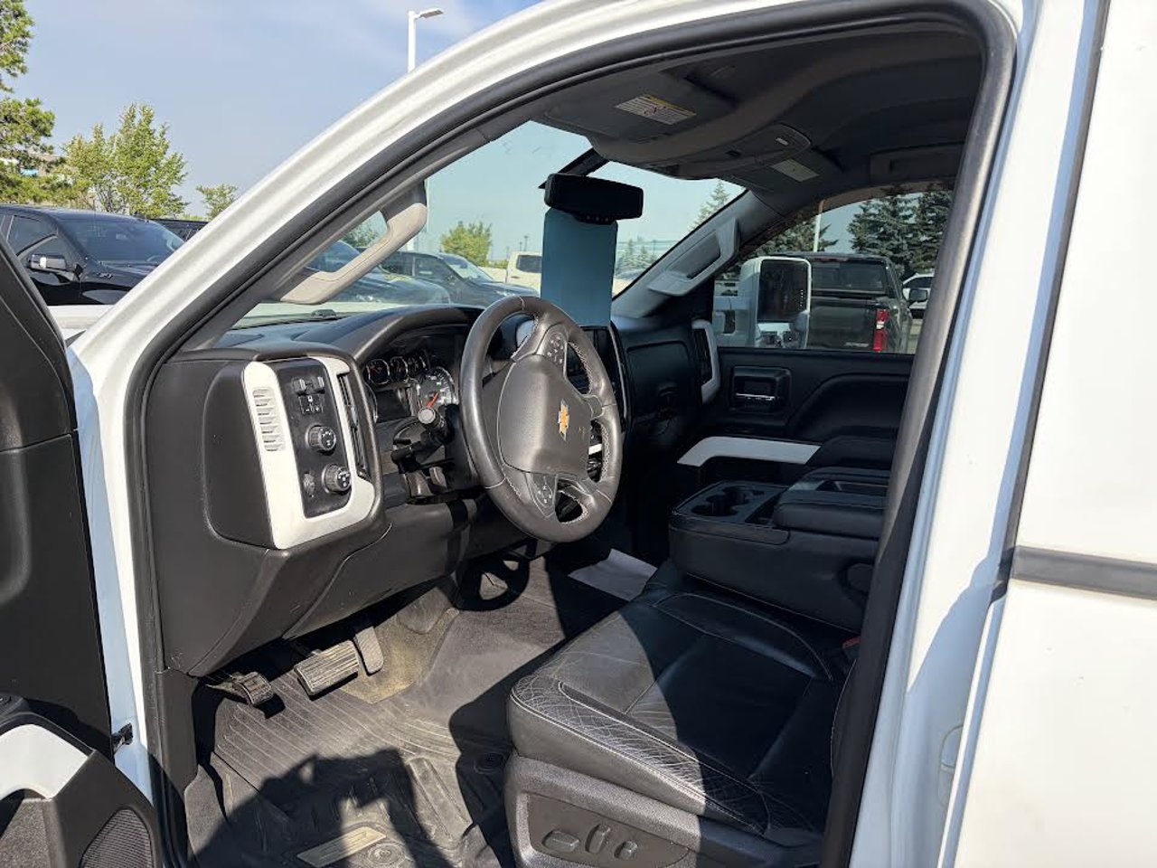 2018 Chevrolet Silverado 3500HD 4WD Crew Cab 154 LT White Sherwood Park - photo #6