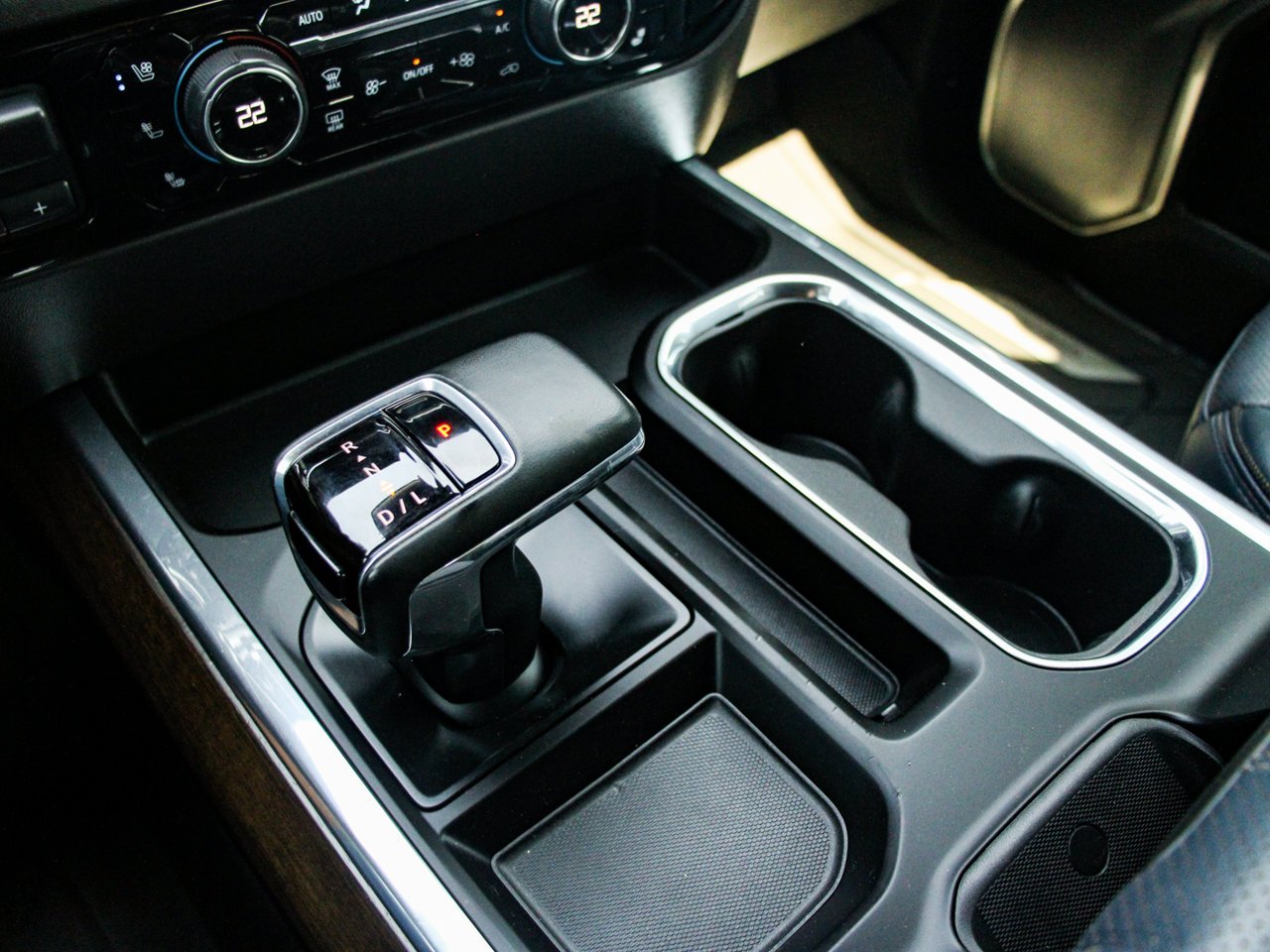 2023 Chevrolet Silverado 1500 4WD Crew Cab 147 High Country White Sherwood Park - photo #27