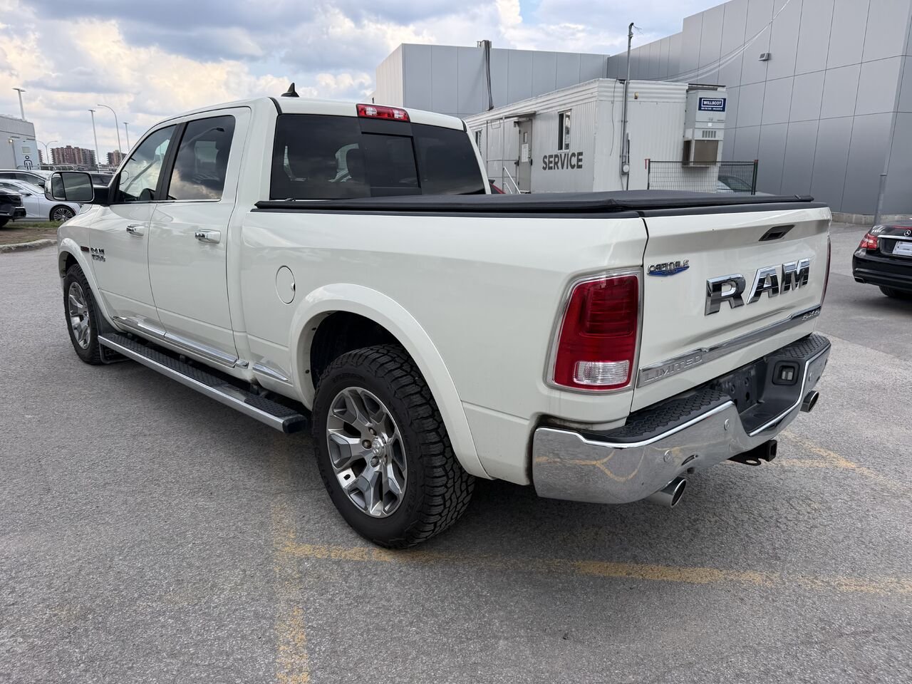 Ram 1500 *DIESEL* LIMITED CREW CAB 2018 Blanc Laval - photo #14