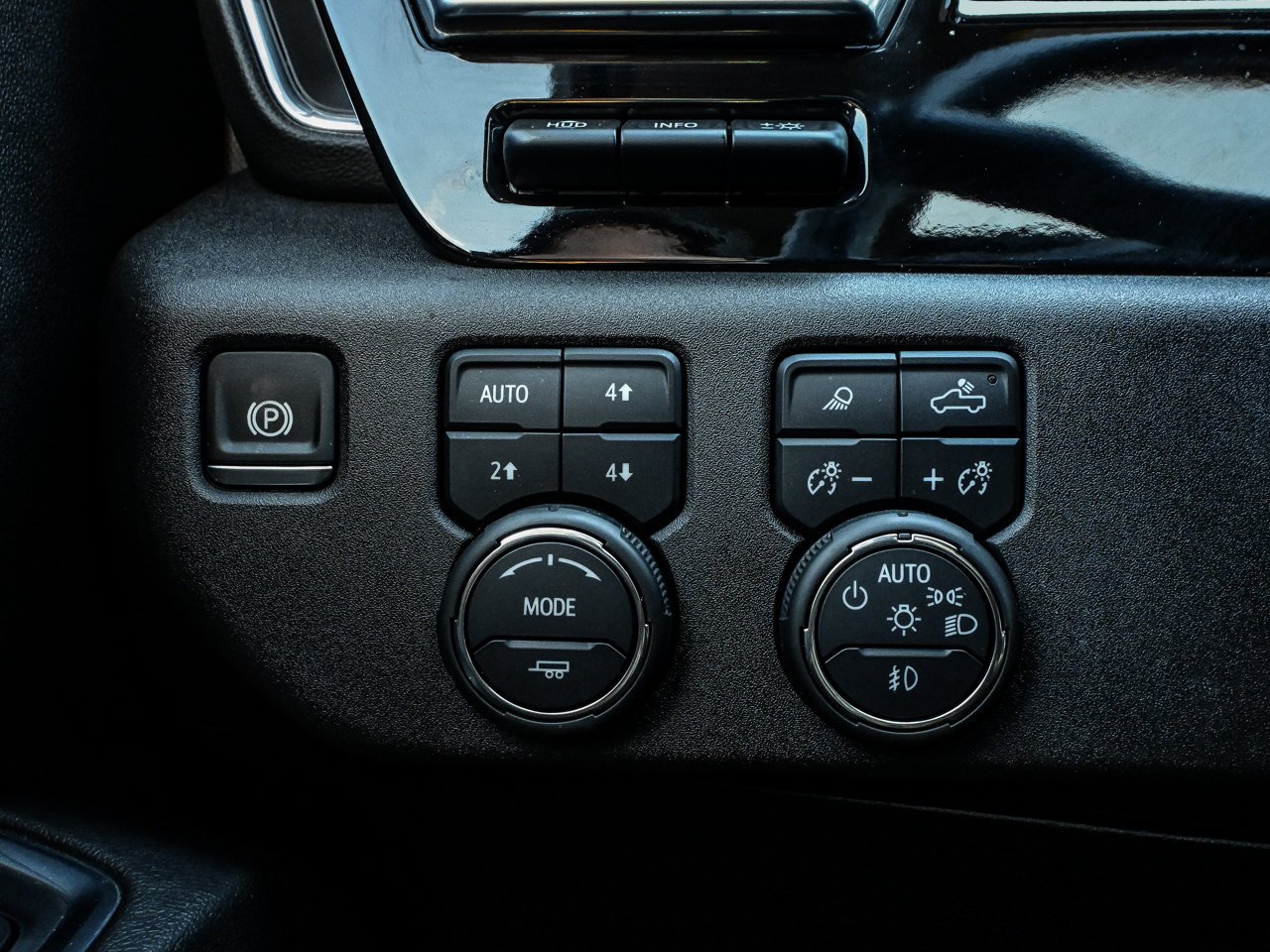 2024 Chevrolet Silverado 2500HD 4WD Crew Cab 159 LTZ Black Sherwood Park - photo #21