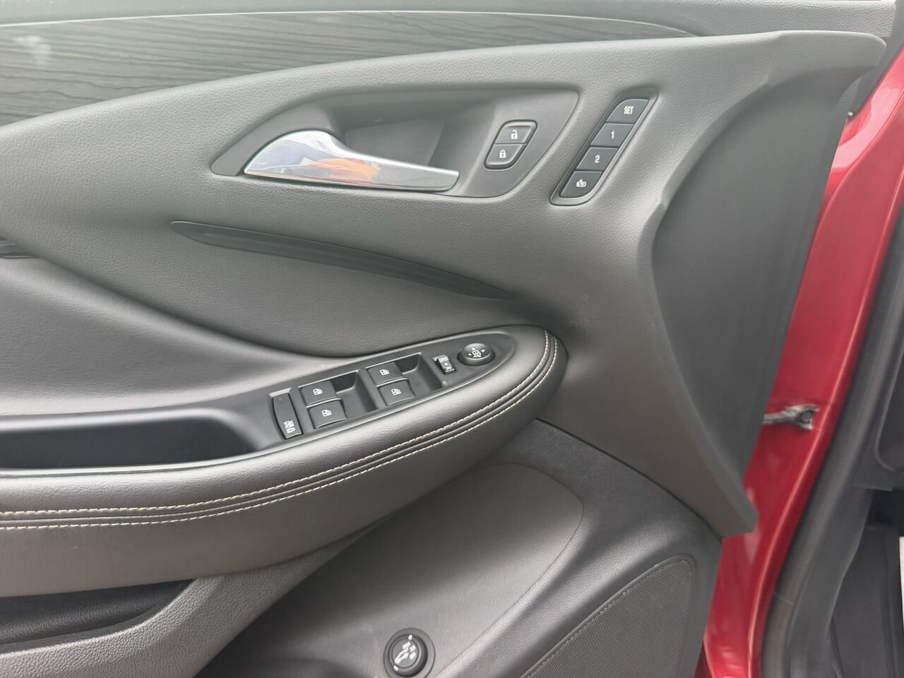 2017 Buick Envision PREMIUM II AWD Red Laval - photo #27