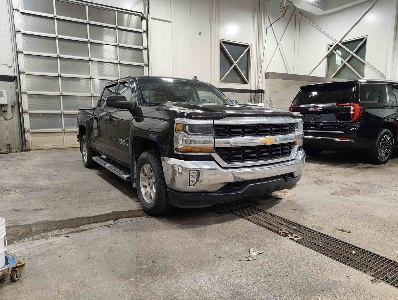 2016 Chevrolet Silverado 1500 4WD Crew Cab 143.5 LT w/1LT Black Sherwood Park - photo #2
