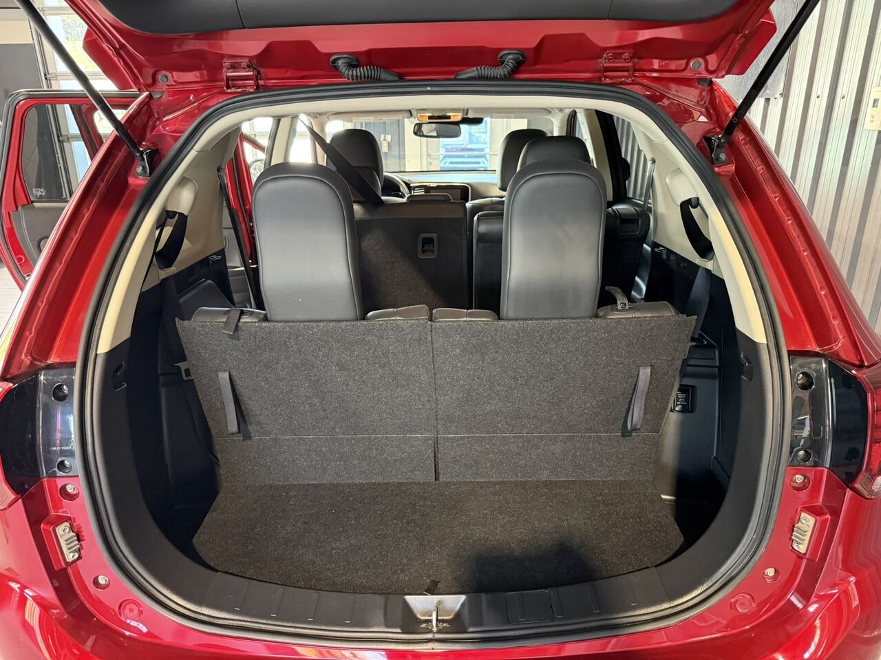 2020 Mitsubishi Outlander Red Rouyn-Noranda - photo #11