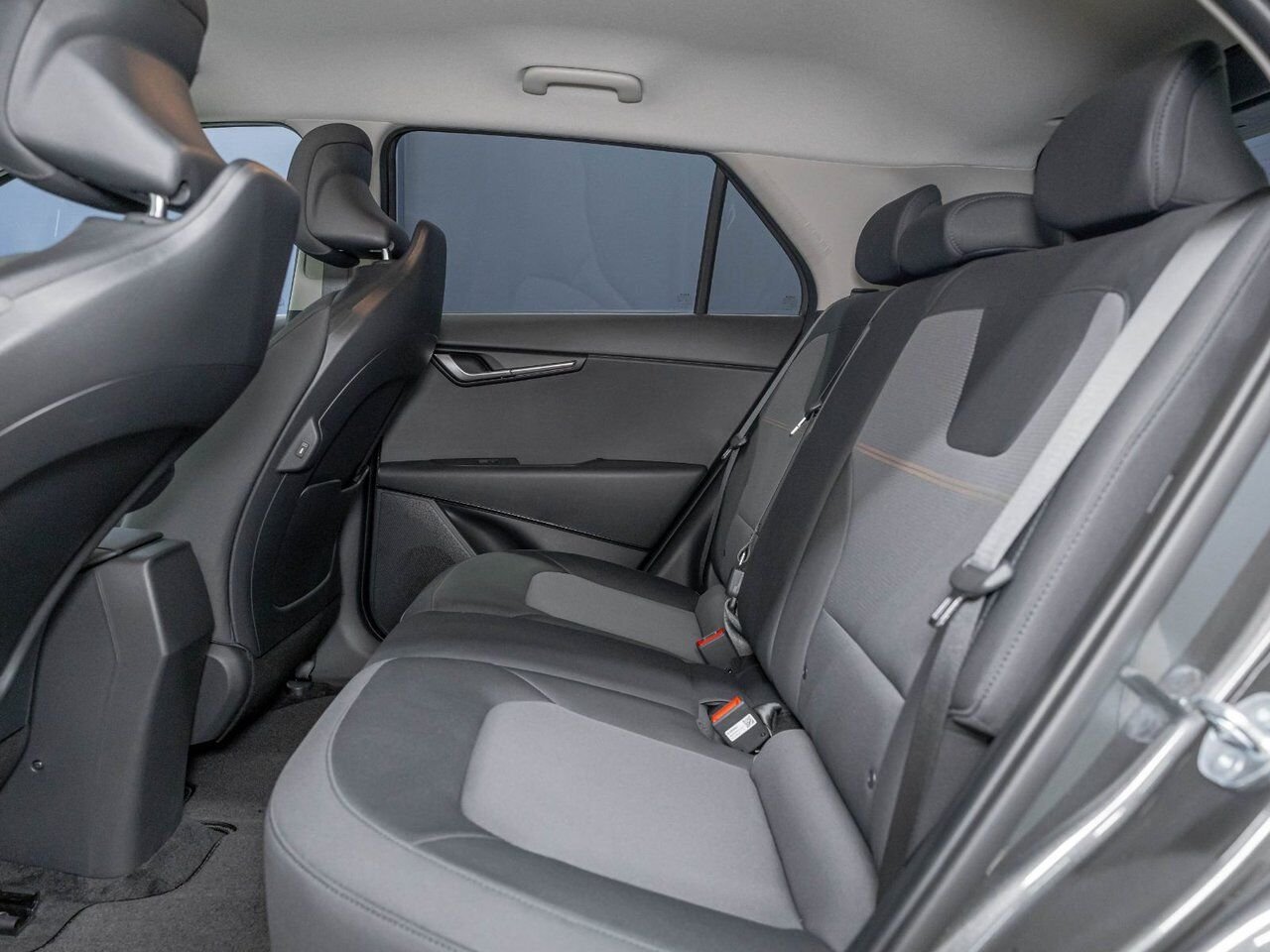 Kia Niro EV WIND *NAV* SIÈGES CHAUFF REG ADAPT ALERTES *BAS KM 2026 Gris Saint-Jérôme - photo #26