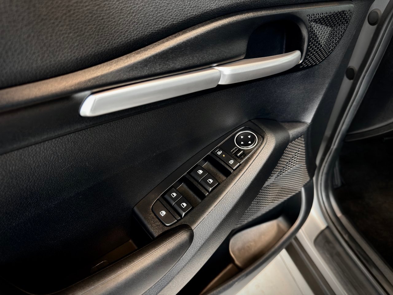 2024 Kia Seltos gray Notre-Dame-des-Prairies - photo #31