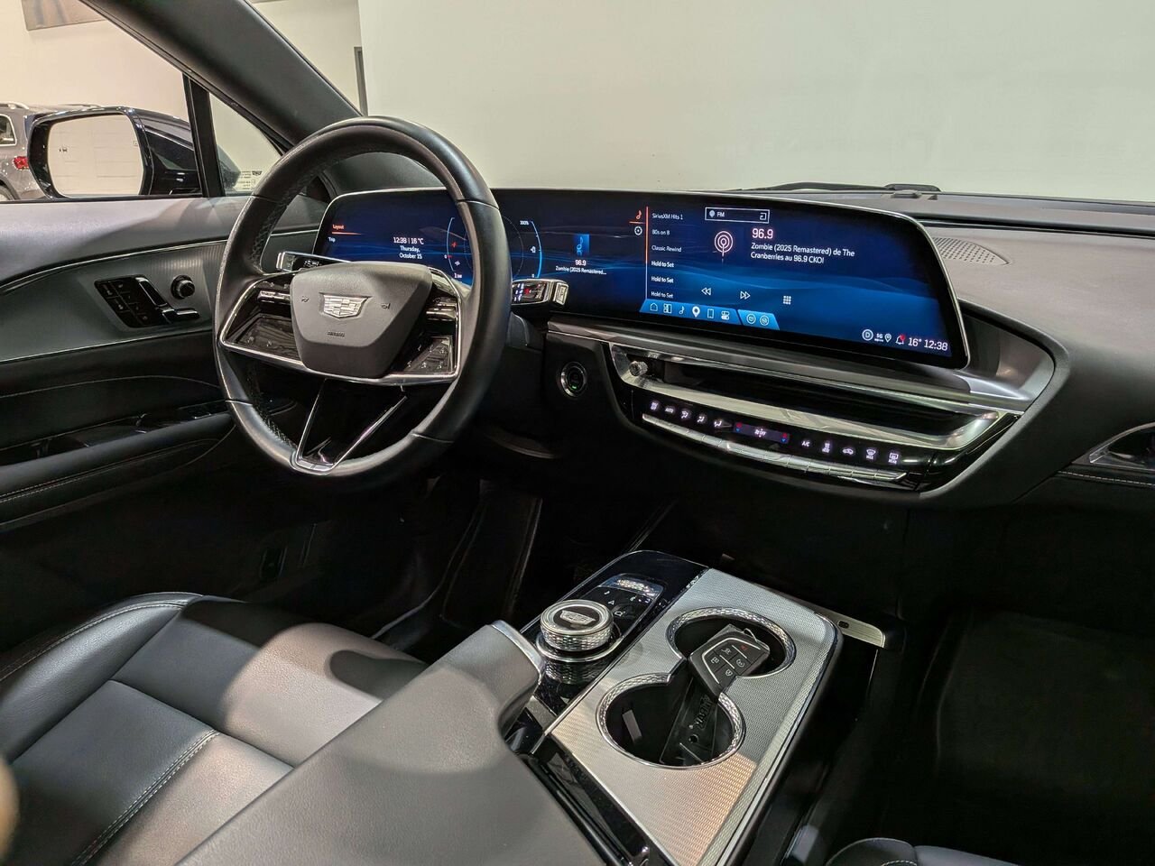 Cadillac LYRIQ 4dr Tech w/1SA 2024 Noir Val-David - photo #20