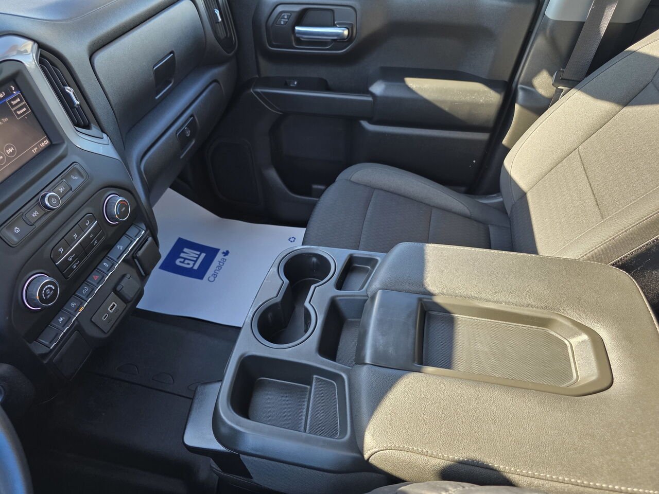 2022 Chevrolet Silverado 1500 Custom Trail Boss Silver Rouyn-Noranda - photo #34