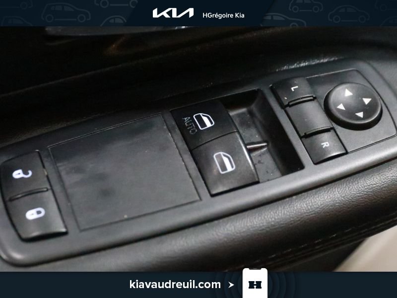 2017 Dodge GR Caravan Blue Laval - photo #11