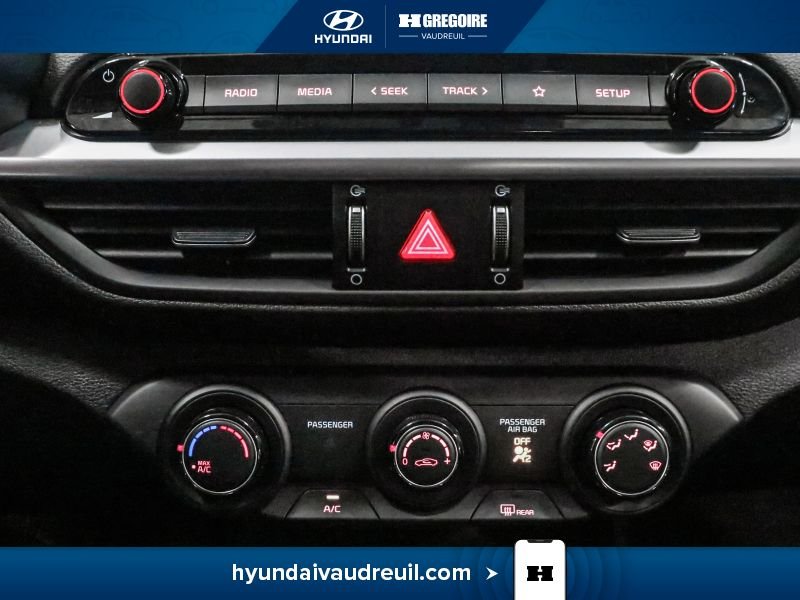 2023 Kia Forte Black Saint-Eustache - photo #26