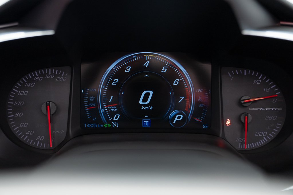 2018 Chevrolet Corvette 2dr Stingray Conv w/1LT Red Kirkland - photo #11