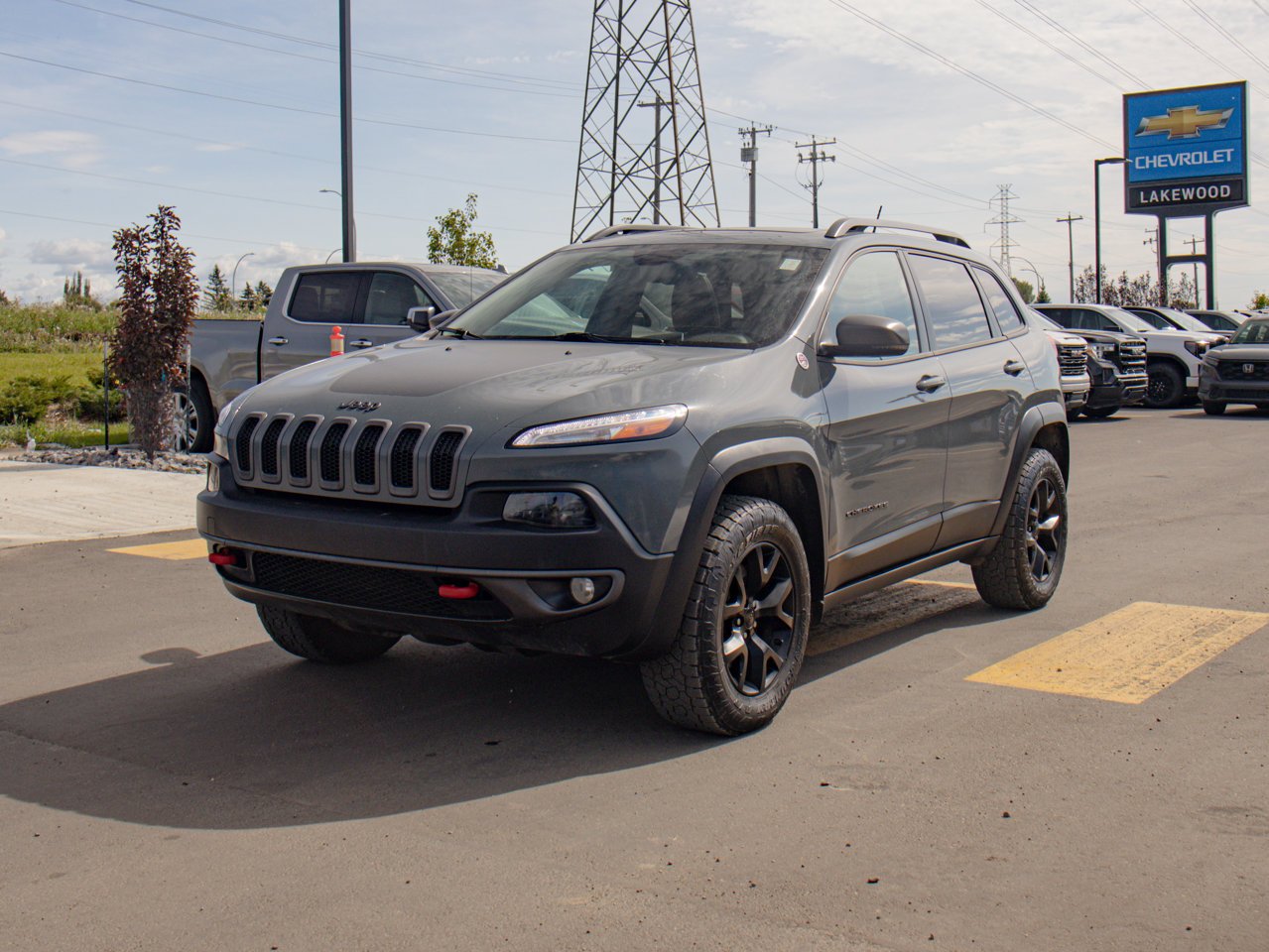 2015 Jeep Cherokee 4WD 4dr Trailhawk gray Sherwood Park - photo #3