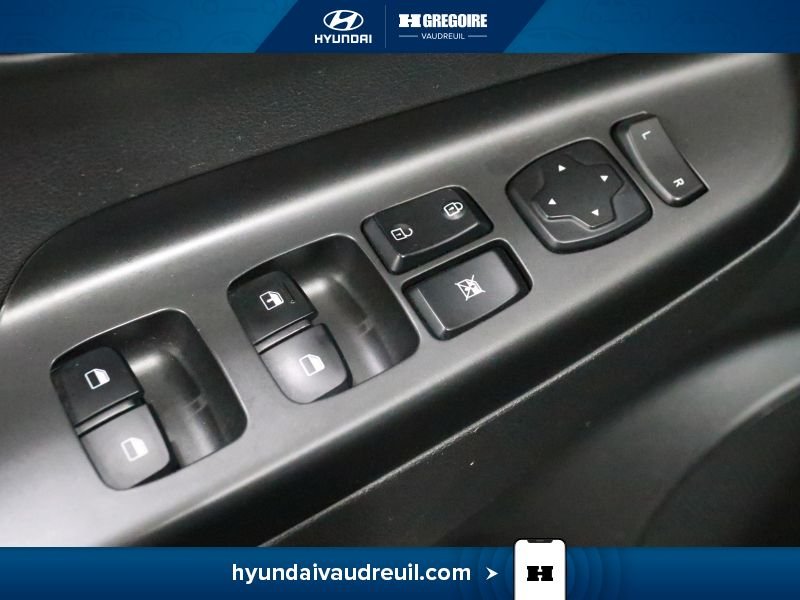 Hyundai Kona YR827 | 2.0L Essential FWD 2021 Noir Laval - photo #16