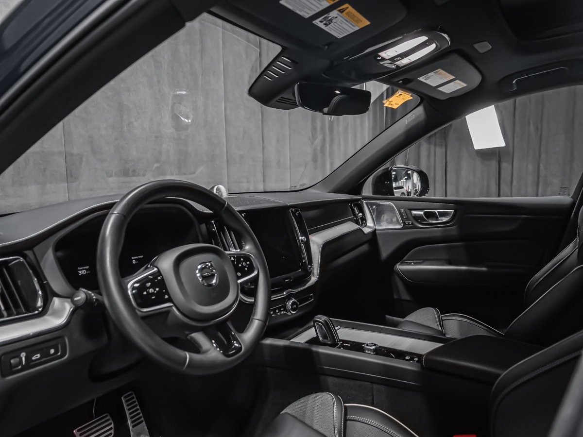 Volvo XC60 Recharge T8 R-DESIGN ADVANCED CLIMAT BOWERS WILKINS 2022 Bleu Montréal - photo #5