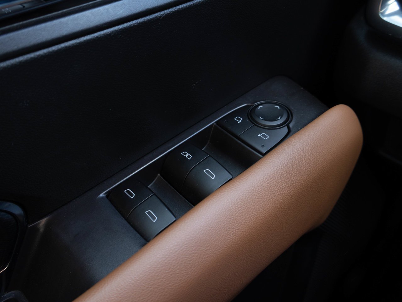 2024 GMC Canyon 4WD Crew Cab AT4 Blue Sherwood Park - photo #17