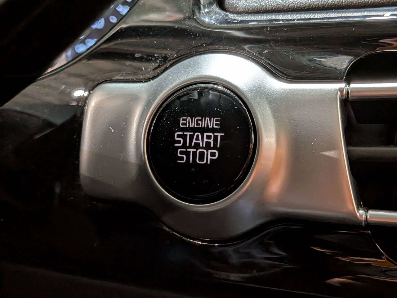2023 Kia Seltos SX Turbo AWD w/Black Interior Black Val-David - photo #18
