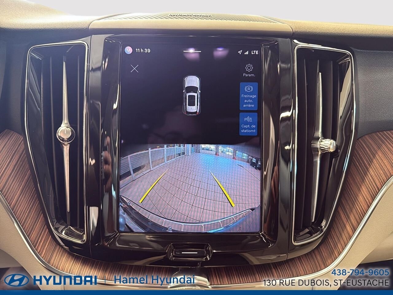 2022 Volvo XC60 Grey Saint-Eustache - photo #16