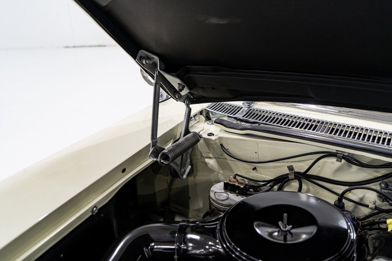 Pontiac Bonneville *PRICE IN USD* Fuel injected 347/315HP 1 of 630 produced 1957 Blanc Montréal - photo #60