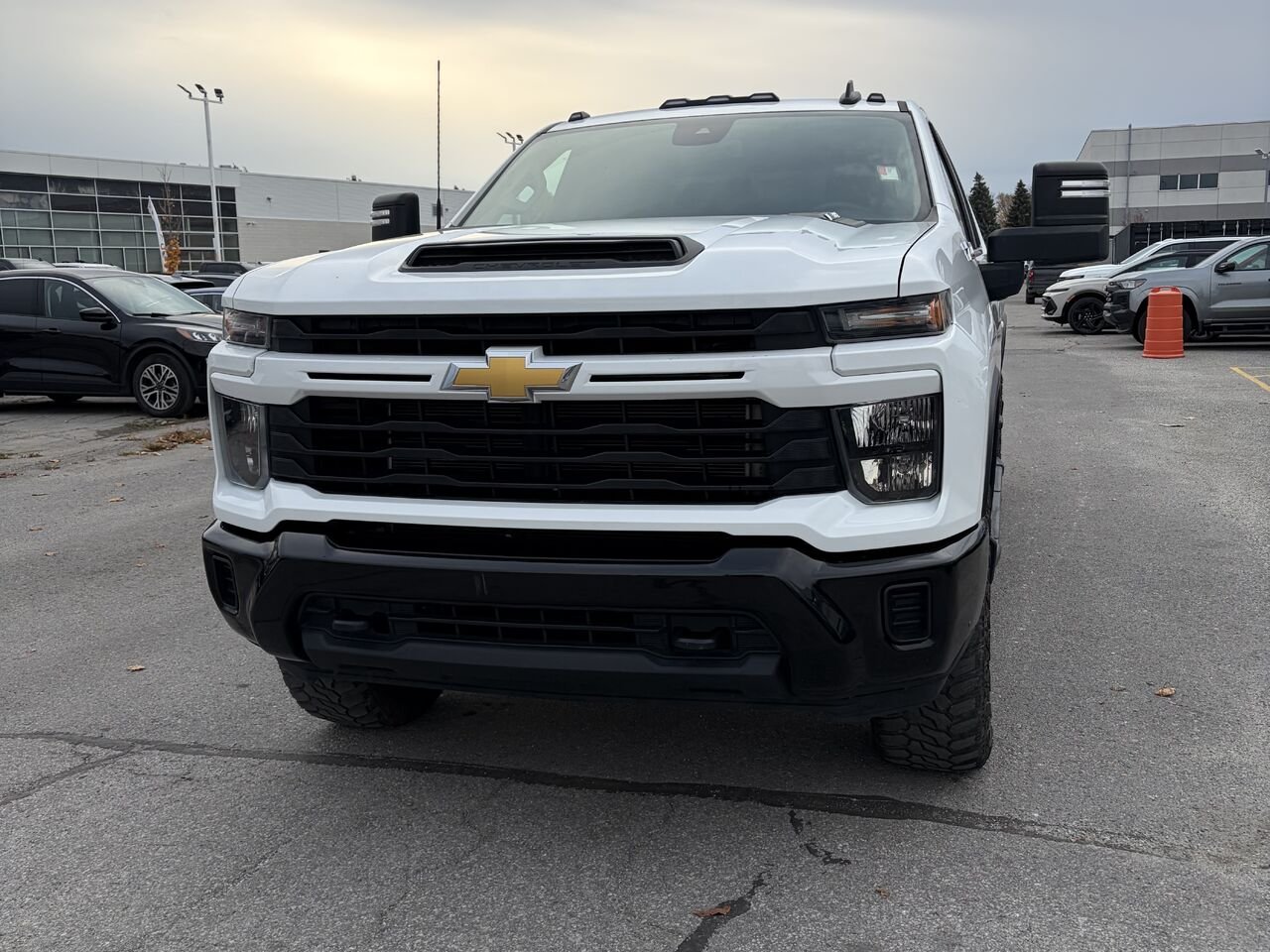 CHEVEROLET SILVERADO DIESEL Custom cabine multiplace 4RM 159 po 2024 Blanc Gatineau - photo #0