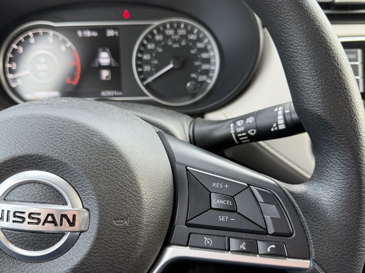 2021 Nissan Versa Red Châteauguay - photo #18