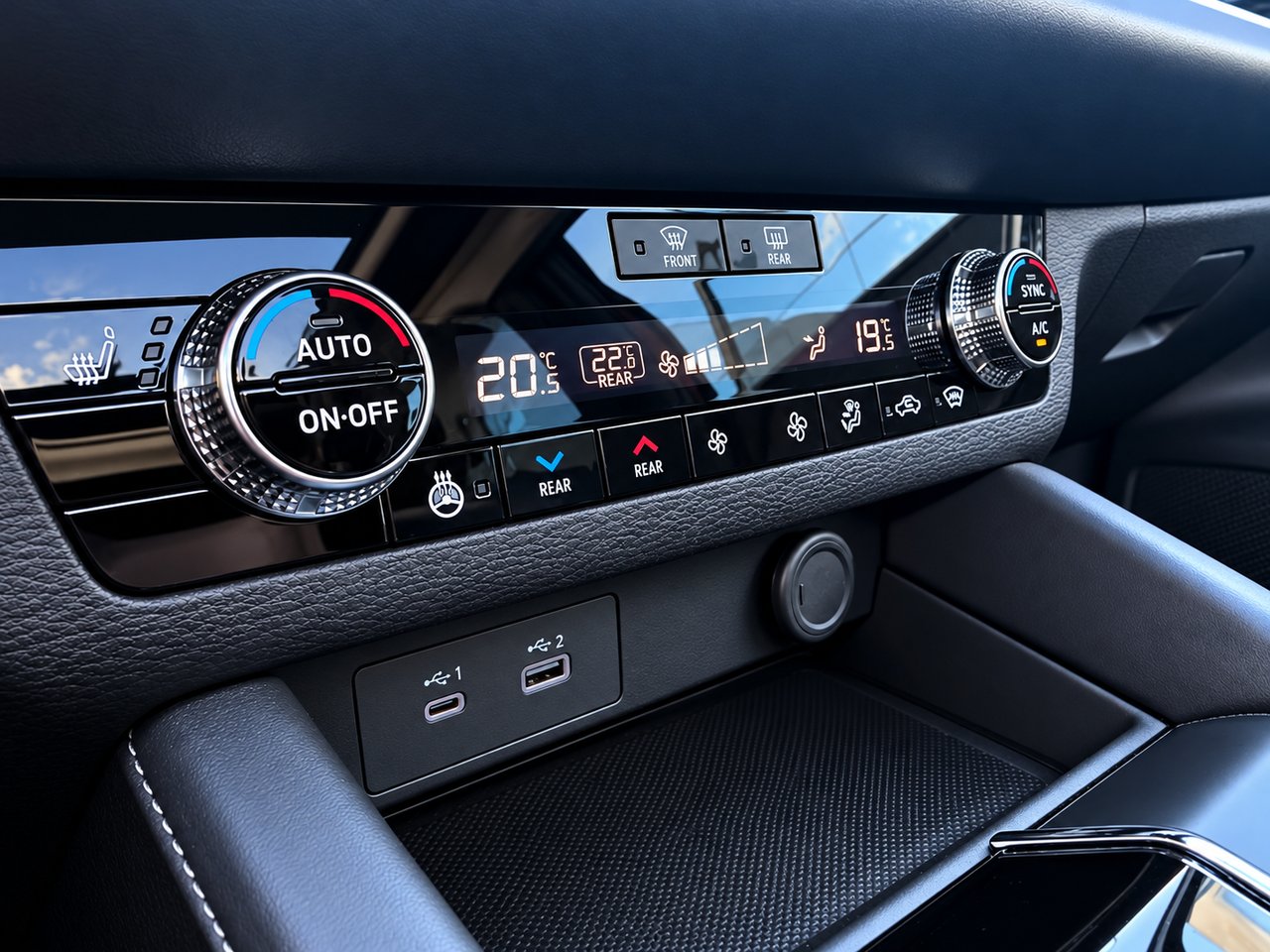 2023 Mitsubishi Outlander SE S-AWC Red Châteauguay - photo #12