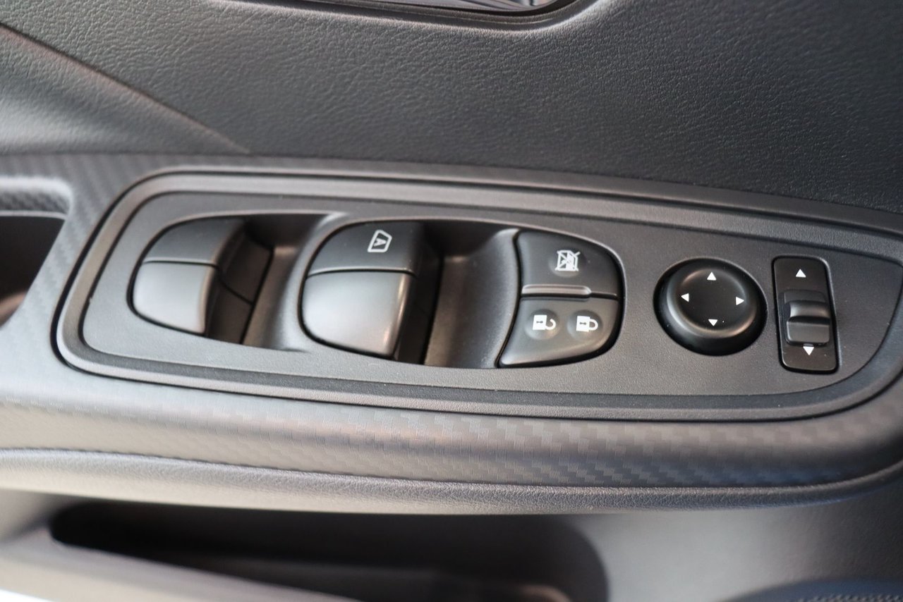 Nissan Versa SV 2024 Bleu Baie-Comeau - photo #16
