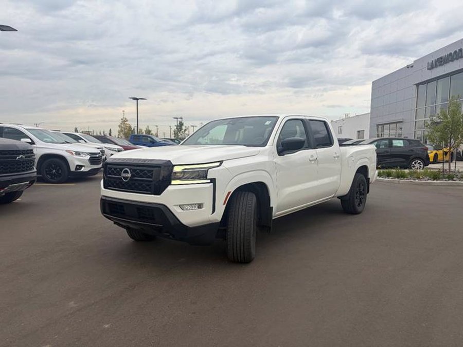 2023 Nissan Frontier SV 3.8L | Heated Bucket Seats White