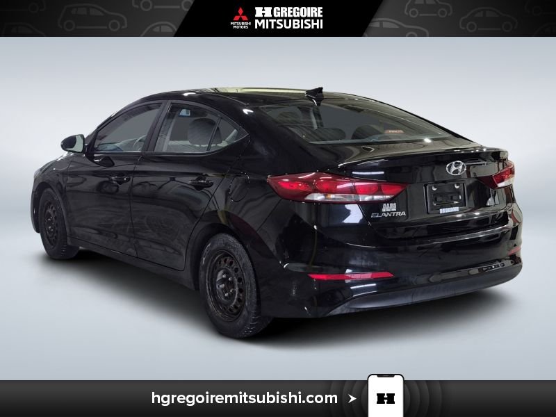 2018 Hyundai Elantra Black Blainville - photo #5