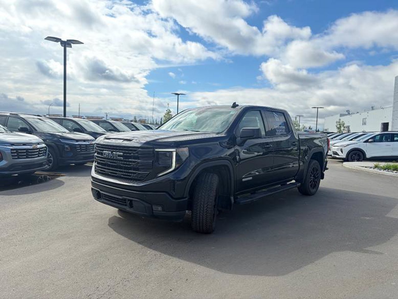 2023 GMC Sierra 1500 4WD Crew Cab 147 Elevation Black Sherwood Park - photo #2
