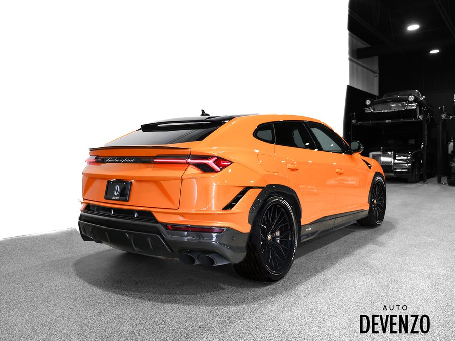 2023 Lamborghini Urus 2023 Orange