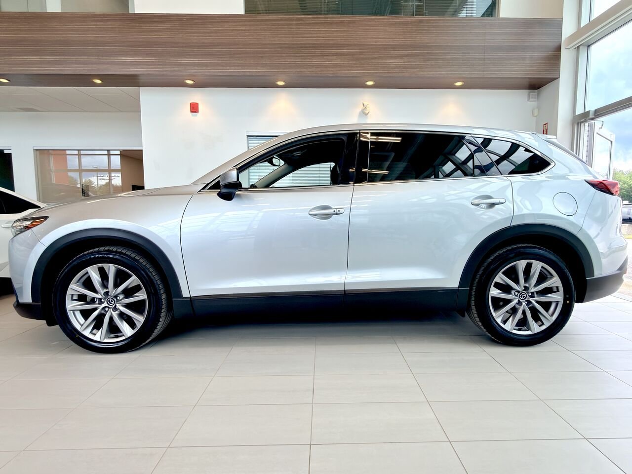 Mazda CX-9 2023 Argent Notre-Dame-des-Prairies - photo #8