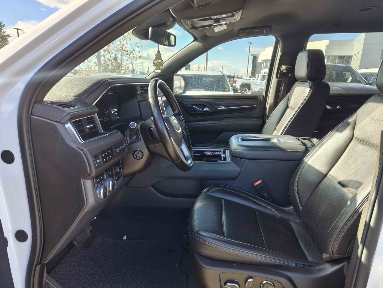 2024 GMC Yukon XL 4WD 4dr Denali White Sherwood Park - photo #7