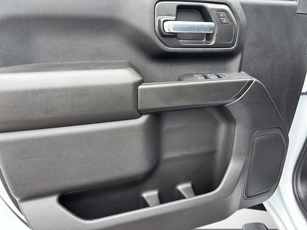GMC Sierra 2500HD Pro cabine multiplace 4RM 159 po 2026 BLANC SOMMET Saint-Hyacinthe - photo #9