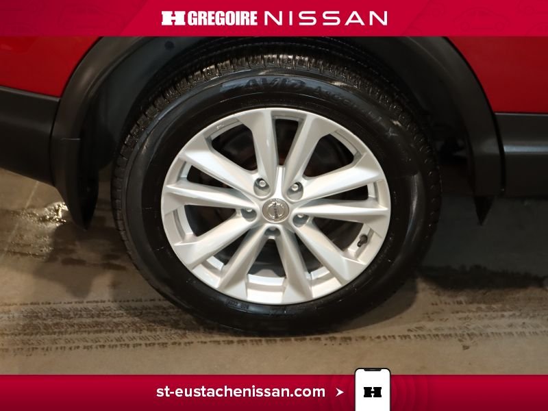 2017 Nissan Qashqai Red Saint-Eustache - photo #22