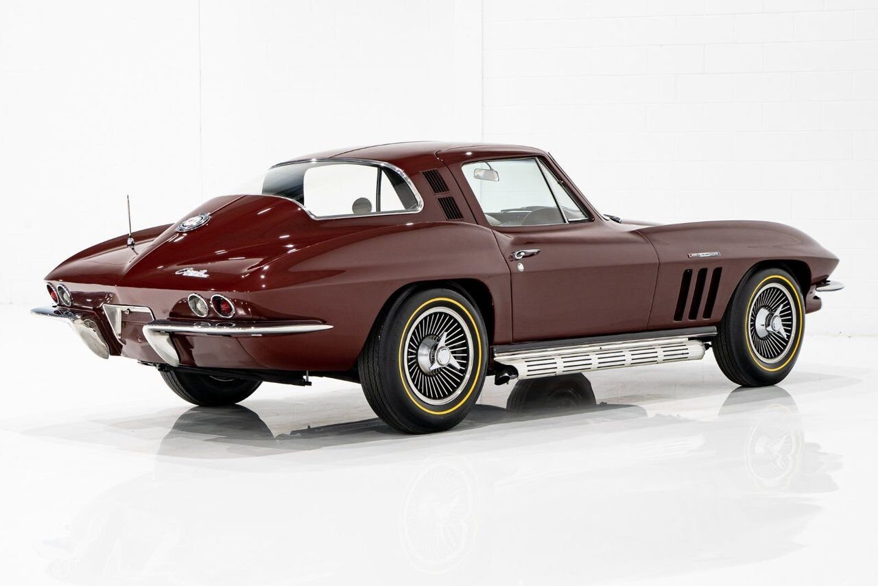 Chevrolet Corvette Fuelie Matching# HG Suffix 327/375HP **PRICE IN USD** 1965 Rouge Montréal - photo #21