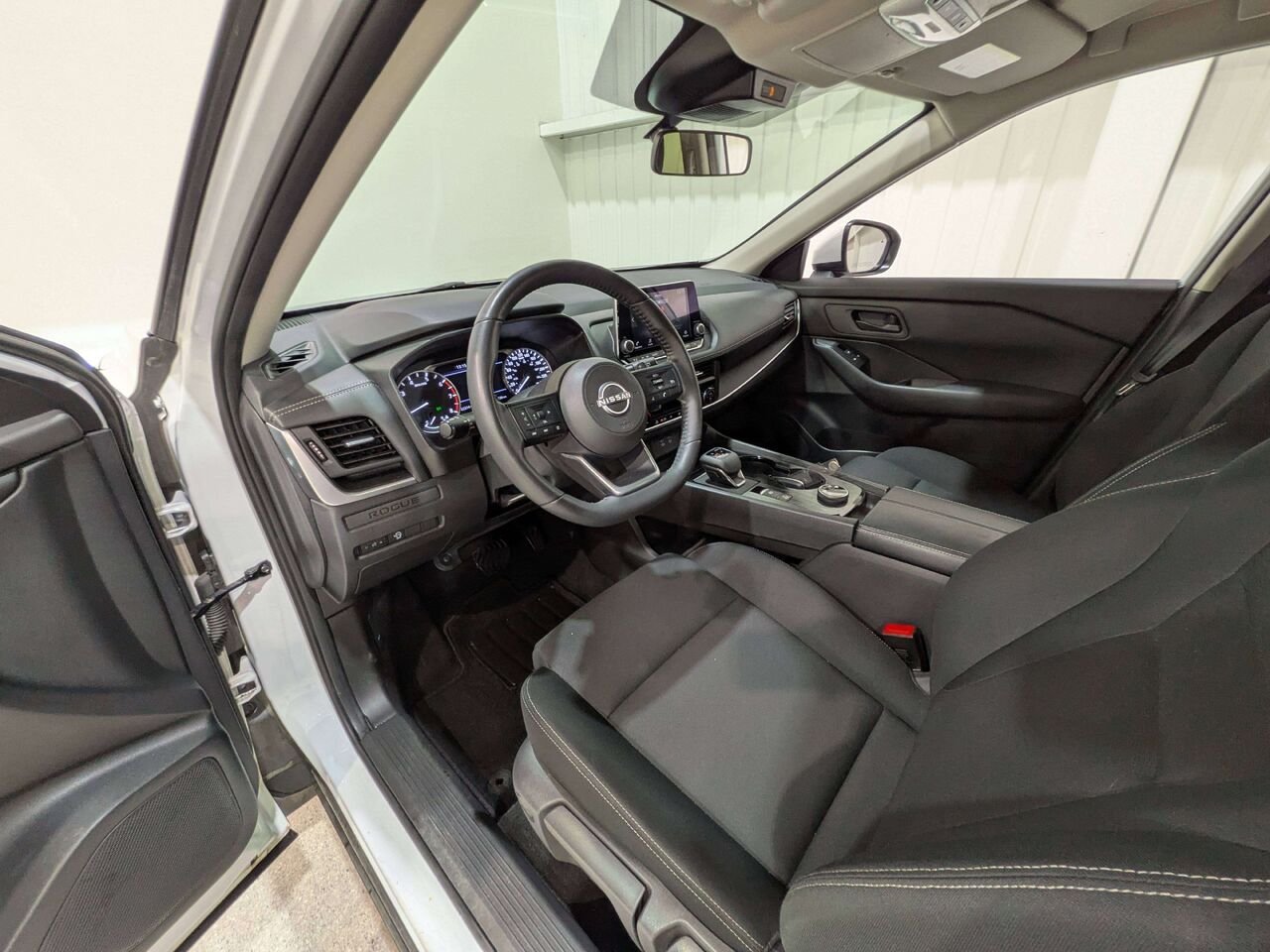 2024 Nissan Rogue AWD S White Val-David - photo #9
